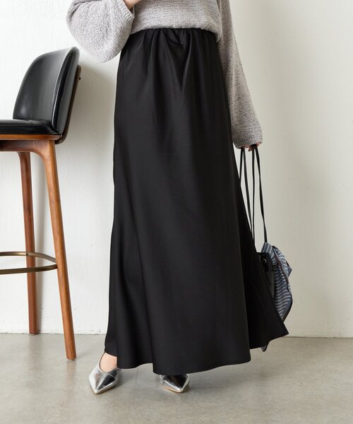 Jena espace merveilleux(ジェナ エスパスメルヴェイユ)の「【新色登場】サテンロングスカート(スカート・レディース・ブラック/ベージュ/キャメル/イエロー/ネイビー・FREE)」の10枚目の写真