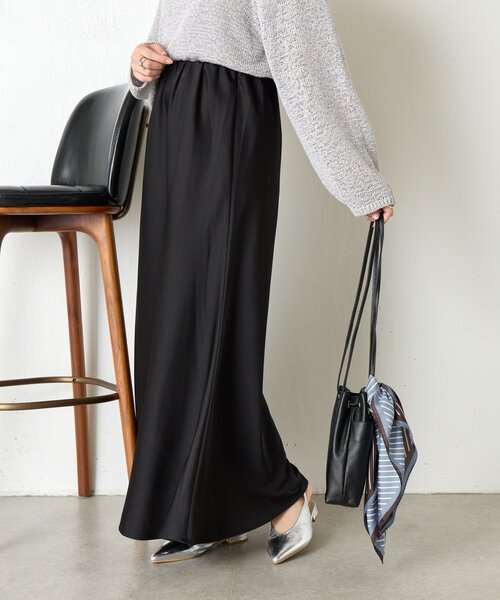 Jena espace merveilleux(ジェナ エスパスメルヴェイユ)の「【新色登場】サテンロングスカート(スカート・レディース・ブラック/ベージュ/キャメル/イエロー/ネイビー・FREE)」の11枚目の写真