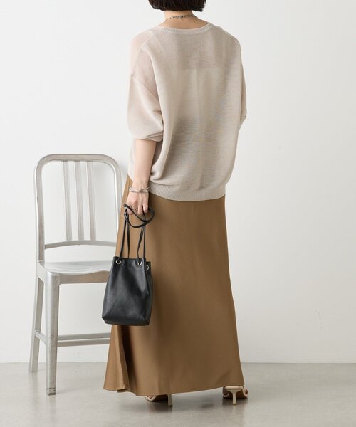 Jena espace merveilleux(ジェナ エスパスメルヴェイユ)の「【新色登場】サテンロングスカート(スカート・レディース・ブラック/ベージュ/キャメル/イエロー/ネイビー・FREE)」の14枚目の写真