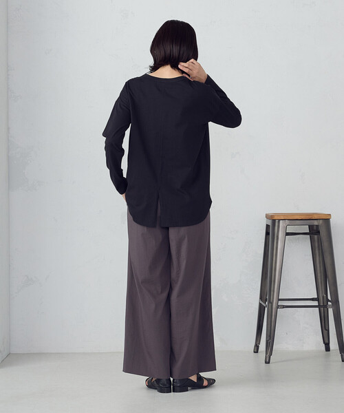 COMME CA ISM（コムサイズム）の「裾スリット ロングＴシャツ（Tシャツ/カットソー・レディース・チャコール/ブラック/ホワイト・MEDIUM/LARGE）」の11枚目の写真