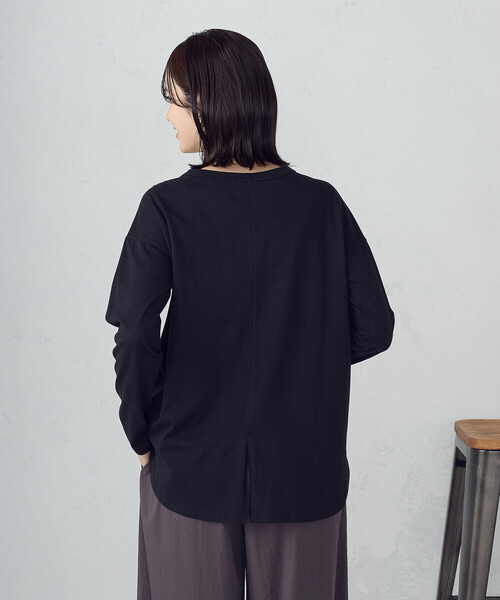COMME CA ISM（コムサイズム）の「裾スリット ロングＴシャツ（Tシャツ/カットソー・レディース・チャコール/ブラック/ホワイト・MEDIUM/LARGE）」の12枚目の写真