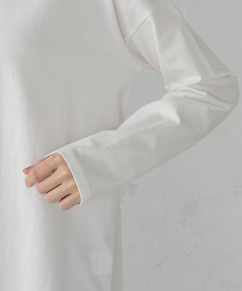 COMME CA ISM（コムサイズム）の「裾スリット ロングＴシャツ（Tシャツ/カットソー・レディース・チャコール/ブラック/ホワイト・MEDIUM/LARGE）」の21枚目の写真