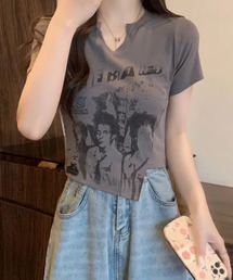 短丈×スリムシルエットのヴィンテージ風Tシャツ