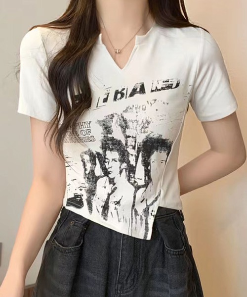 2ly2（トゥーリートゥー）の「短丈×スリムシルエットのヴィンテージ風Tシャツ（Tシャツ/カットソー・レディース・ベージュ/ブラック/グレー/ホワイト・FREE）」の2枚目の写真