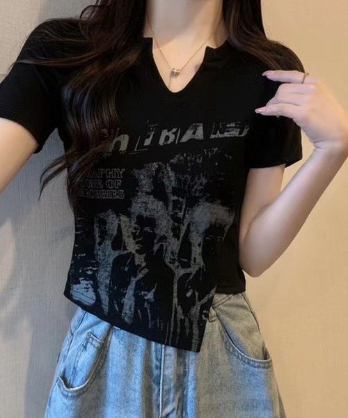 2ly2（トゥーリートゥー）の「短丈×スリムシルエットのヴィンテージ風Tシャツ（Tシャツ/カットソー・レディース・ベージュ/ブラック/グレー/ホワイト・FREE）」の17枚目の写真