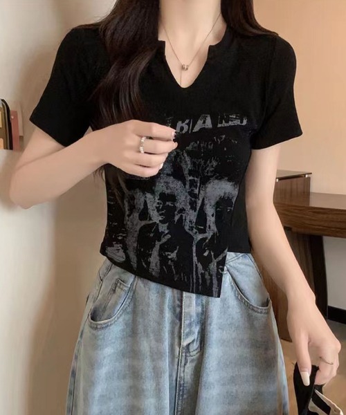 2ly2（トゥーリートゥー）の「短丈×スリムシルエットのヴィンテージ風Tシャツ（Tシャツ/カットソー・レディース・ベージュ/ブラック/グレー/ホワイト・FREE）」の18枚目の写真