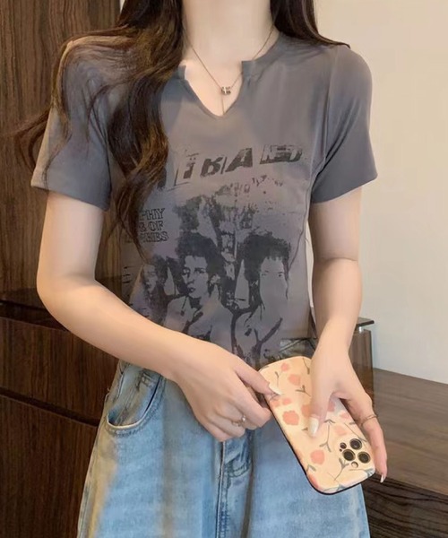 2ly2（トゥーリートゥー）の「短丈×スリムシルエットのヴィンテージ風Tシャツ（Tシャツ/カットソー・レディース・ベージュ/ブラック/グレー/ホワイト・FREE）」の21枚目の写真