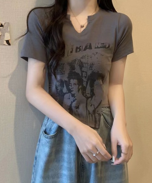 2ly2（トゥーリートゥー）の「短丈×スリムシルエットのヴィンテージ風Tシャツ（Tシャツ/カットソー・レディース・ベージュ/ブラック/グレー/ホワイト・FREE）」の11枚目の写真