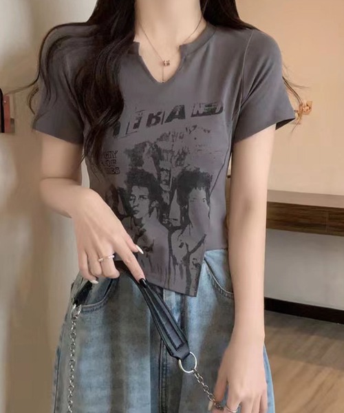 2ly2（トゥーリートゥー）の「短丈×スリムシルエットのヴィンテージ風Tシャツ（Tシャツ/カットソー・レディース・ベージュ/ブラック/グレー/ホワイト・FREE）」の12枚目の写真