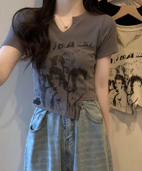 2ly2（トゥーリートゥー）の「短丈×スリムシルエットのヴィンテージ風Tシャツ（Tシャツ/カットソー・レディース・ベージュ/ブラック/グレー/ホワイト・FREE）」の13枚目の写真
