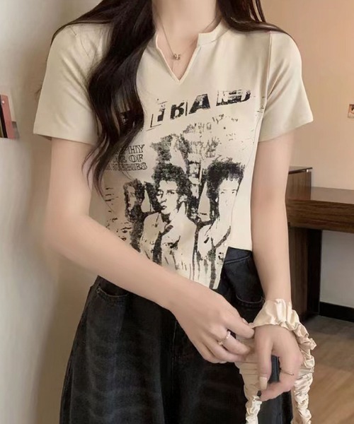 2ly2（トゥーリートゥー）の「短丈×スリムシルエットのヴィンテージ風Tシャツ（Tシャツ/カットソー・レディース・ベージュ/ブラック/グレー/ホワイト・FREE）」の7枚目の写真