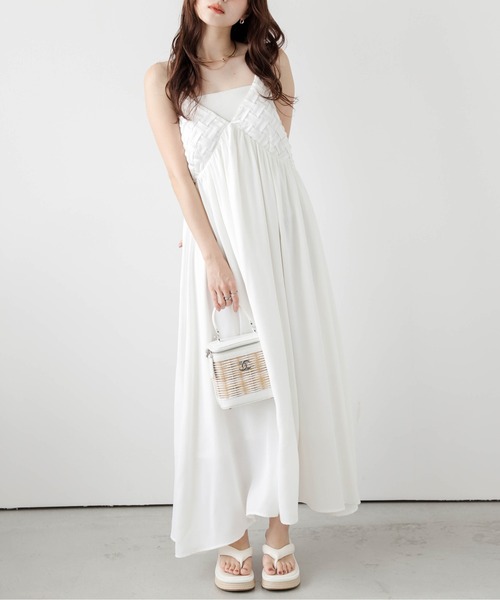 AMELY(エミリー)の「デザインキャミソールワンピース(ワンピース・レディース・ブラック/ホワイト/テラコッタ・フリー)」の2枚目の写真
