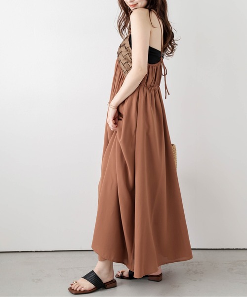 AMELY(エミリー)の「デザインキャミソールワンピース(ワンピース・レディース・ブラック/ホワイト/テラコッタ・フリー)」の7枚目の写真