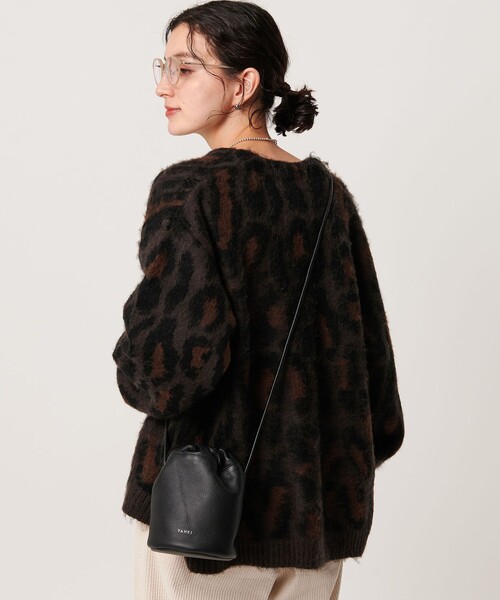 YAHKI（ヤーキ）の「＜YAHKI＞ミニ レザー ドロスト ショルダーバッグ（ショルダーバッグ・レディース・ブラック/オリーブ・FREE）」の3枚目の写真