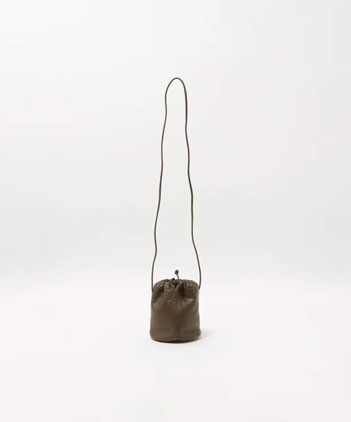 YAHKI（ヤーキ）の「＜YAHKI＞ミニ レザー ドロスト ショルダーバッグ（ショルダーバッグ・レディース・ブラック/オリーブ・FREE）」の13枚目の写真