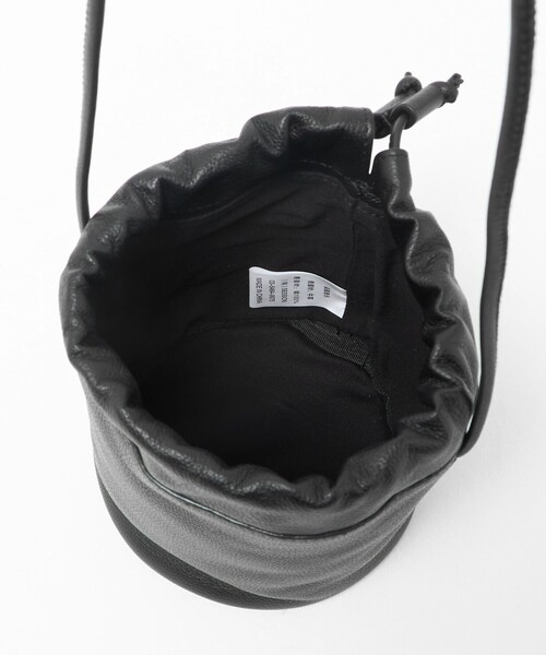 YAHKI（ヤーキ）の「＜YAHKI＞ミニ レザー ドロスト ショルダーバッグ（ショルダーバッグ・レディース・ブラック/オリーブ・FREE）」の22枚目の写真