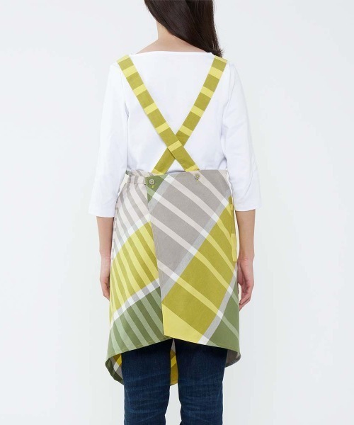 NAIGAI（ナイガイ）の「HOUSE WEAR STUDIO T/C先染め カラードグラデーション 前結び ロングエプロン 70373024（エプロン・レディース・ブルー/オレンジ/イエロー・FREE）」の15枚目の写真