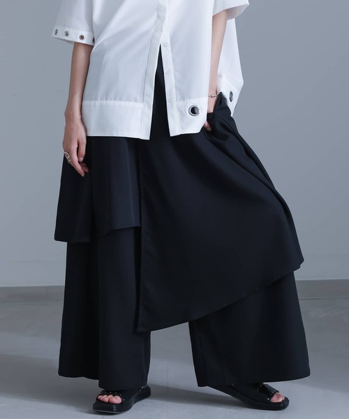 kOhAKU(コハク)の「『アシンメトリーレイヤーパンツ』(その他パンツ・レディース・グレー/ブラック・1/2)」の2枚目の写真