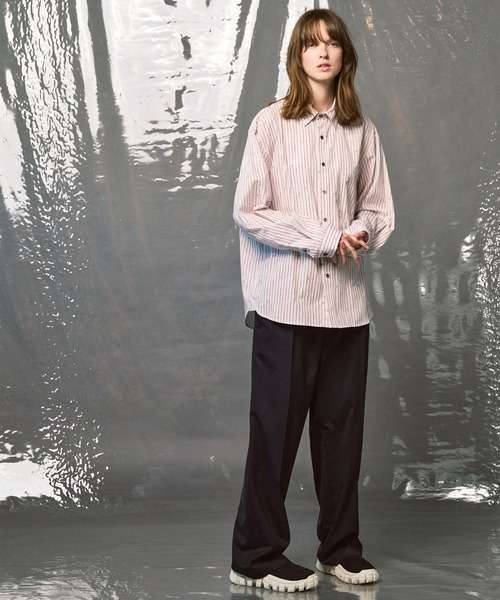 MAISON SPECIAL（メゾンスペシャル）の「《UNISEX》【Italian Dead Stock Fabric】Prime-Over Regular Collar Shirt/プライムオーバーレギュラーカラーシャツ【MAISON SPECIAL/メゾンスペシャル】（シャツ/ブラウス・メンズ・ブルー/アイボリー/ライトブルー/サックスブルー/その他1/その他2/ライトグレー/ブラウン/ピンク/ホワイト・0/1/2）」の15枚目の写真