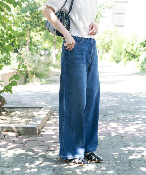 ITEMS URBANRESEARCH(アイテムズ アーバンリサーチ)の「デニムストレートパンツ(デニムパンツ・レディース・ライトブルー/ブルー・SMALL/MEDIUM)」の12枚目の写真