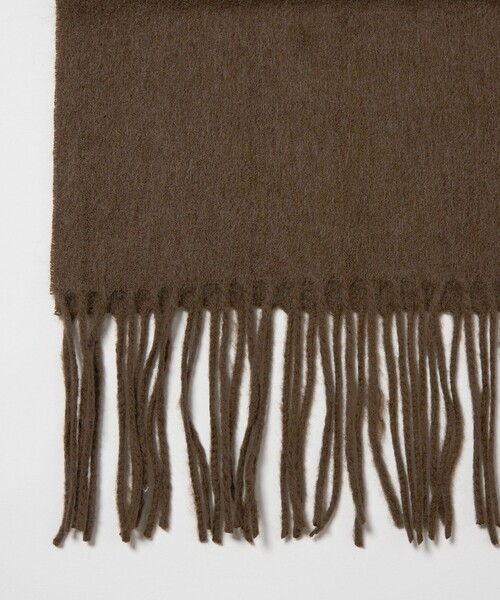 green label relaxing(グリーンレーベルリラクシング)の「ウール 無地 マフラー / ストール(マフラー・レディース・オフホワイト/ブラック/ダークグレー/モカ/ライトブルー・FREE)」の8枚目の写真