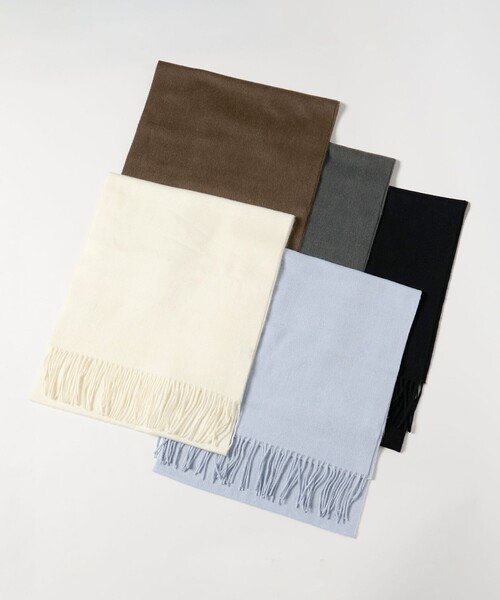 green label relaxing(グリーンレーベルリラクシング)の「ウール 無地 マフラー / ストール(マフラー・レディース・オフホワイト/ブラック/ダークグレー/モカ/ライトブルー・FREE)」の13枚目の写真