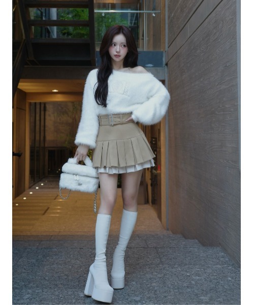 新品タグ付 アイボリー ダーリッチ DDロゴワンショルニット