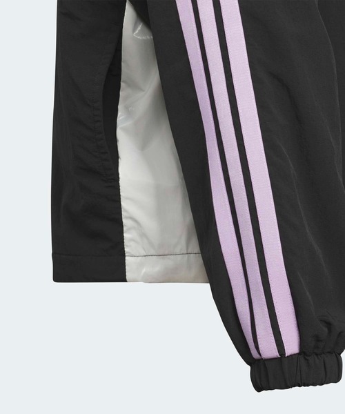adidas（アディダス）の「ガールズ ウーブン ルーズフィット フルジップ ジャケット キッズ / アディダス adidas（ナイロンジャケット・キッズ・ブラック/バイオレット・130/140/150/160）」の5枚目の写真