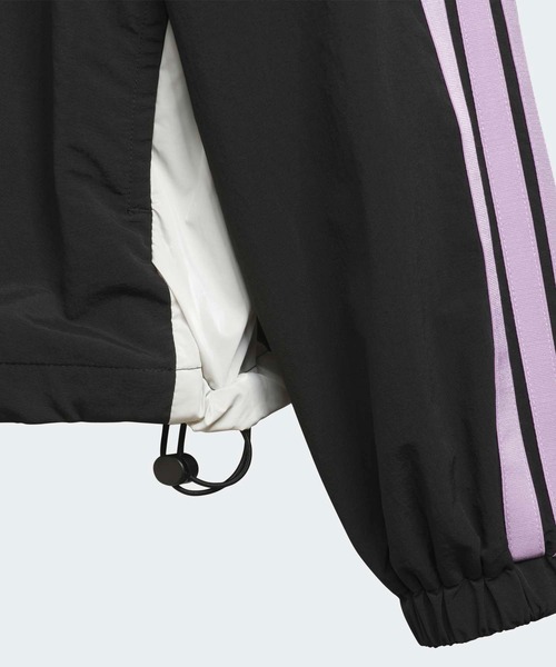 adidas（アディダス）の「ガールズ ウーブン ルーズフィット フルジップ ジャケット キッズ / アディダス adidas（ナイロンジャケット・キッズ・ブラック/バイオレット・130/140/150/160）」の6枚目の写真
