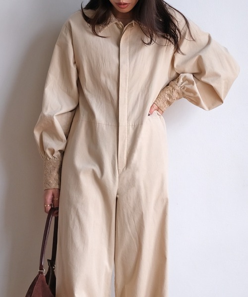 AKTE（アクテ）の「ポイントレースコーデュロイジャンプスーツ（つなぎ/オールインワン・レディース・ライトベージュ/ネイビー・FREE/TALL）」の11枚目の写真