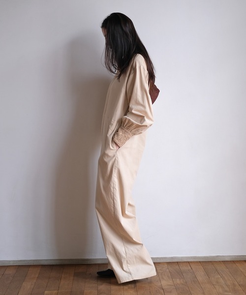 AKTE（アクテ）の「ポイントレースコーデュロイジャンプスーツ（つなぎ/オールインワン・レディース・ライトベージュ/ネイビー・FREE/TALL）」の12枚目の写真