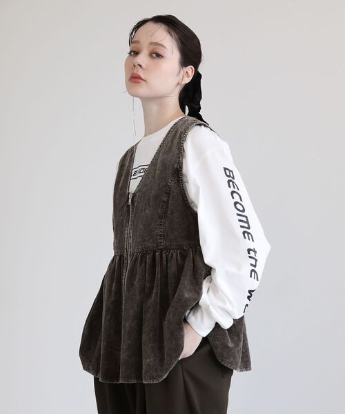 ELENCARE DUE（エレンカーレデュエ）の「・ELENCARE DUE ケミカルコーデュロイベスト（ベスト・レディース・グレー/ブラウン/グリーン・FREE）」の16枚目の写真