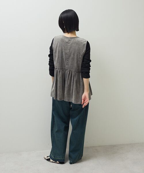 ELENCARE DUE（エレンカーレデュエ）の「・ELENCARE DUE ケミカルコーデュロイベスト（ベスト・レディース・グレー/ブラウン/グリーン・FREE）」の9枚目の写真