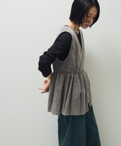 ELENCARE DUE（エレンカーレデュエ）の「・ELENCARE DUE ケミカルコーデュロイベスト（ベスト・レディース・グレー/ブラウン/グリーン・FREE）」の7枚目の写真