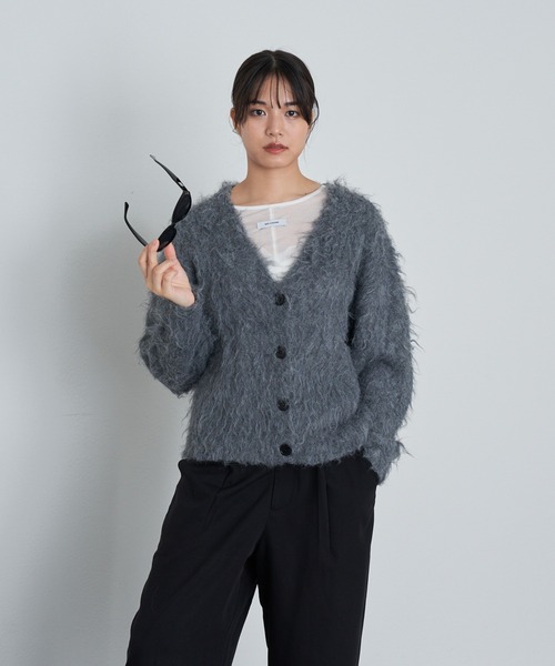 RAY CASSIN（レイカズン）の「シャギーVルーズカーディガン（カーディガン/ボレロ・レディース・グレー/ライトベージュ/パープル・FREE）」の6枚目の写真