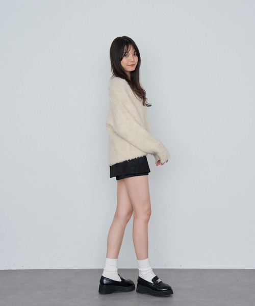 RAY CASSIN（レイカズン）の「シャギーVルーズカーディガン（カーディガン/ボレロ・レディース・グレー/ライトベージュ/パープル・FREE）」の5枚目の写真