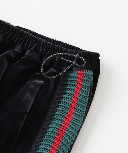 The DUFFER N NEPHEWS(ザ ダファーアンドネフューズ)の「The DUFFER N NEPHEWS(ザ・ダファー・アンド・ネフューズ) TRACK PANTS VELOURS(その他パンツ・メンズ・ブラック・MEDIUM/SMALL)」の6枚目の写真