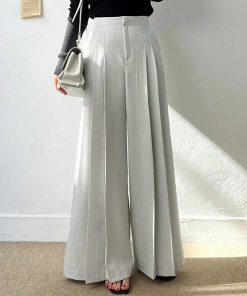 Doula Doula（ドゥーラドゥーラ）の「ワイドタックフレアパンツ（その他パンツ・レディース・ブラック/ベージュ/ブルー・S/M/L）」の3枚目の写真