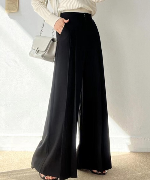 Doula Doula（ドゥーラドゥーラ）の「ワイドタックフレアパンツ（その他パンツ・レディース・ブラック/ベージュ/ブルー・S/M/L）」の7枚目の写真