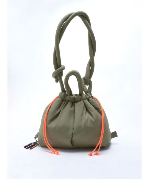 cheek(BAG)(チーク)の「【cheek】puff kinchaku 2way tote(トートバッグ・レディース・ブラック/グレー/イエロー/パープル/カーキ・FREE)」の3枚目の写真
