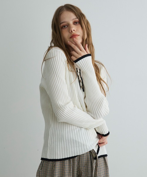 Mirette(ミレット)の「コントラストリブニットポロ / Contrast Rib Knit Polo(ポロシャツ・レディース・ブラック/ホワイト・FREE)」の5枚目の写真