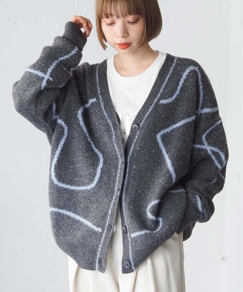 tiptop(ティップトップ)の「ラメフェザーモールVネックカーディガン(カーディガン/ボレロ・レディース・ホワイト系その他/グレー系その他/アイボリー/チャコールグレー・FREE)」の4枚目の写真