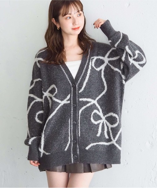 tiptop(ティップトップ)の「ラメフェザーモールVネックカーディガン(カーディガン/ボレロ・レディース・ホワイト系その他/グレー系その他/アイボリー/チャコールグレー・FREE)」の3枚目の写真
