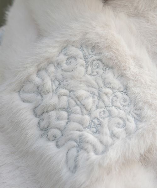 axes femme（アクシーズファム）の「刺繍ファーティペット（マフラー・レディース・グレー/キナリ・FREE）」の18枚目の写真