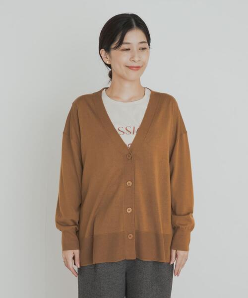 URBAN RESEARCH DOORS（アーバンリサーチドアーズ）の「ウォッシャブルウールVネックワイドカーディガン（カーディガン/ボレロ・レディース・ブラック/ベージュ系その他/ゴールド・MEDIUM）」の21枚目の写真