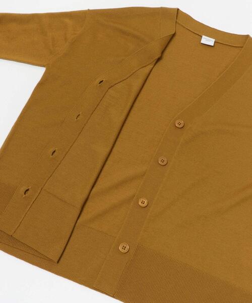 URBAN RESEARCH DOORS（アーバンリサーチドアーズ）の「ウォッシャブルウールVネックワイドカーディガン（カーディガン/ボレロ・レディース・ブラック/ベージュ系その他/ゴールド・MEDIUM）」の17枚目の写真