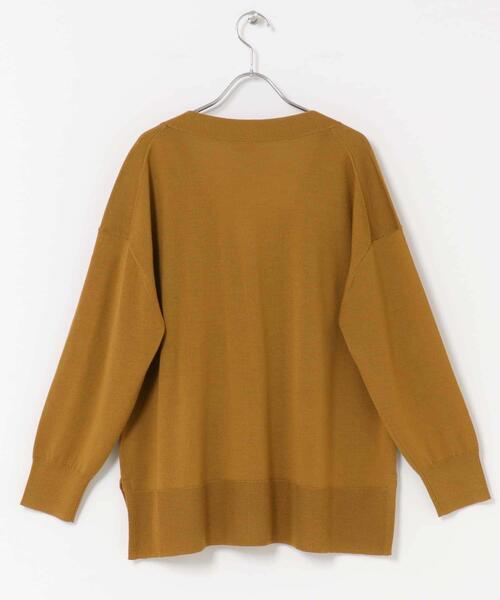 URBAN RESEARCH DOORS（アーバンリサーチドアーズ）の「ウォッシャブルウールVネックワイドカーディガン（カーディガン/ボレロ・レディース・ブラック/ベージュ系その他/ゴールド・MEDIUM）」の16枚目の写真