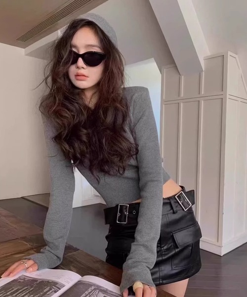 HALEY PESCA（ヘーリーペスカ）の「HALEY PESCA/ショート丈　フードニットトップス（ニット/セーター・レディース・ホワイト/レッド/ブラック/グレー・FREE）」の7枚目の写真