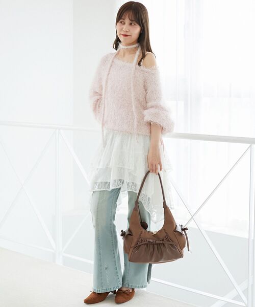 MAJESTIC LEGON(マジェスティックレゴン)の「ふわふわシャイニールーズニット(ニット/セーター・レディース・ブラック/オフホワイト/ブルー/ピンク・MEDIUM)」の10枚目の写真