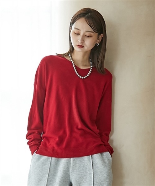 nissen(ニッセン)の「カシミヤタッチ ドロップショルダーVネックニット(ニット/セーター・レディース・ブルーグリーン/ブラック/グレイッシュベージュ/レッド・M/L/LL)」の4枚目の写真